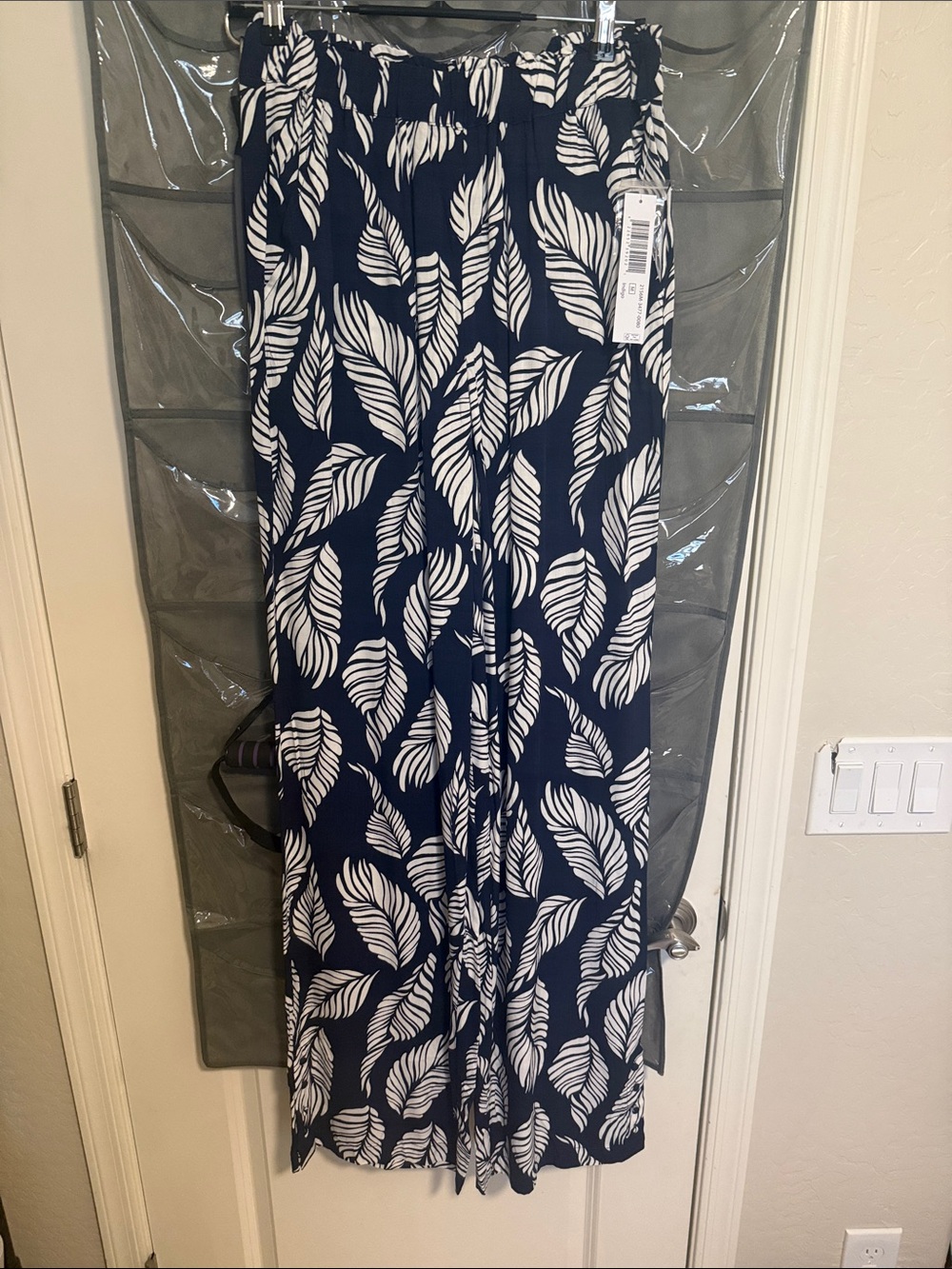 Simply Tall Navy and White Leaf Print wide leg linen pants